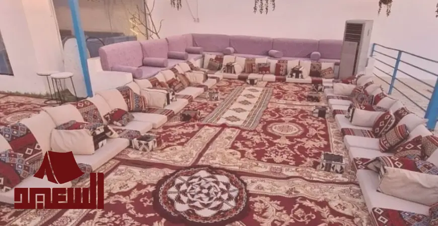 بيت شعر ملكي من الداخل